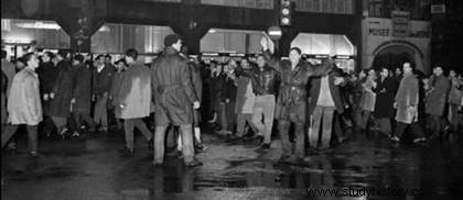 1961年10月17日：パリでの流血の弾圧 
