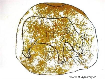 ホラアナグマに面した先史時代の男性 