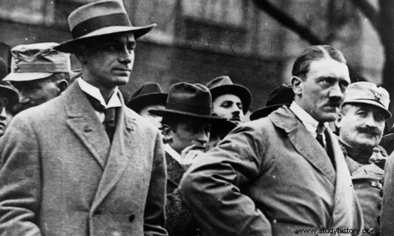 알프레드 로젠버그(Alfred Rosenberg), 나치와 홀로코스트 이론가 