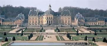 보 르 비콩트(Vaux-le-Vicomte):푸케에서 현재까지 성의 역사 