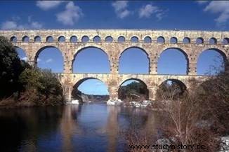 로마 최대 수로의 역사, 퐁 뒤 가르(Pont du Gard) 