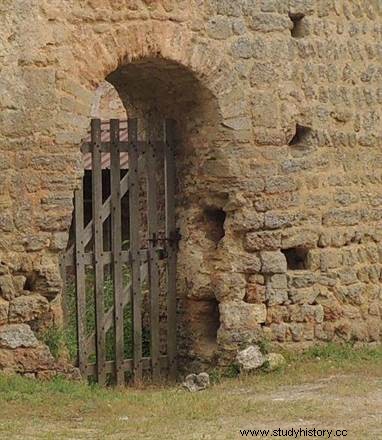 Doué-la-Fontaine의 Carolingian Laula 