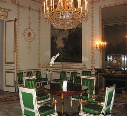 명망 높은 주거지, 호텔 드 보아르네(Hôtel de Beauharnais) 