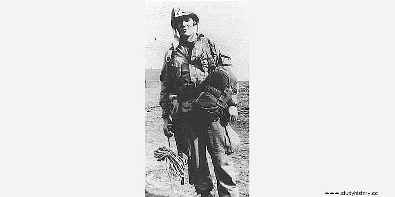 이지컴퍼니(Easy Company)의 낙하산병인 블러드 브라더스(Blood Brothers) 
