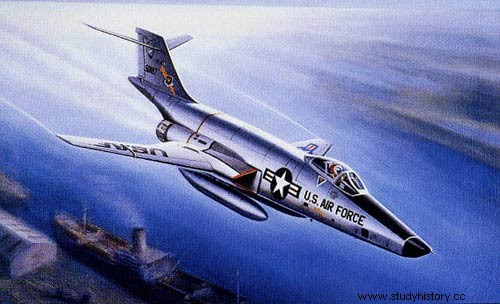 맥도닐 F-101A 부두 