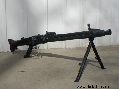 Maschinengewehr 42 (MG42) 