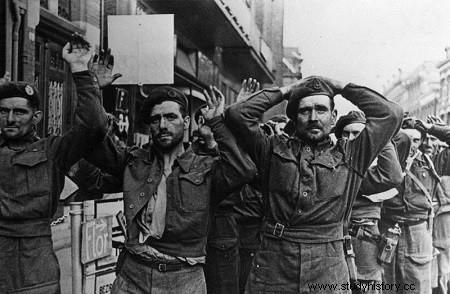 R.A.F.가 공급한 Wehrmacht. 