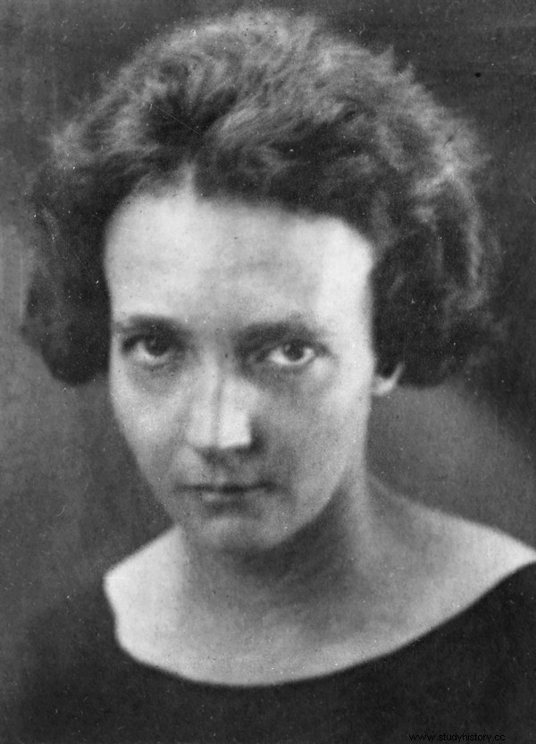 어머니의 뒤를 이어 이렌 졸리오 퀴리(Irène Joliot-Curie) 