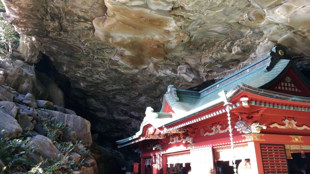 初代天皇「神武天皇」は実在するのか？天皇陛下を祀る宮崎神社、ウガヤフキアエズを祀る鵜戸神社、彦吹デミ尊を祀る青島神社に行ってきました。 