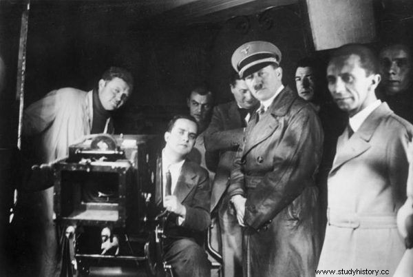 ¿Qué clase de jefe era Adolf Hitler?