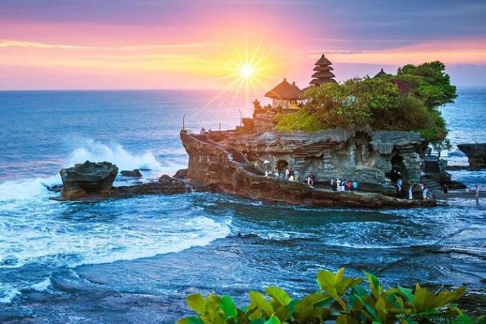 インドネシアの日常における寺院の文化的重要性 
