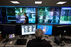 Los orígenes de la tecnología de vigilancia y sus consecuencias imprevistas en la sociedad