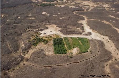 サウジアラビアの謎めいた石造建造物の記念碑的カルト 
