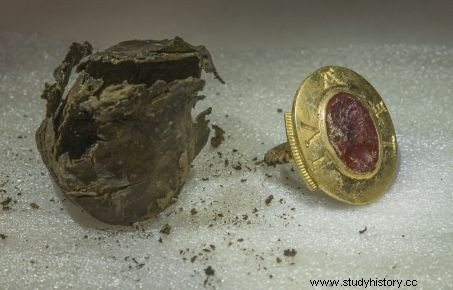 クリュニー修道院で発見された珍しい中世の宝物 