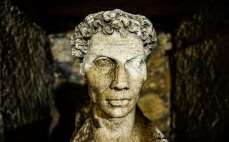 エジプト:2000年前のカタコンベが地下水からついに保存される 