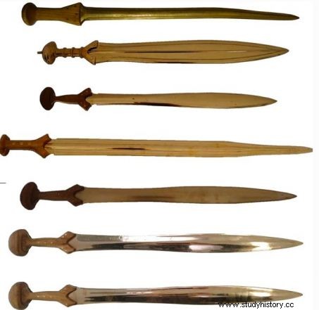 青銅器時代の剣と戦闘技術、新データ 