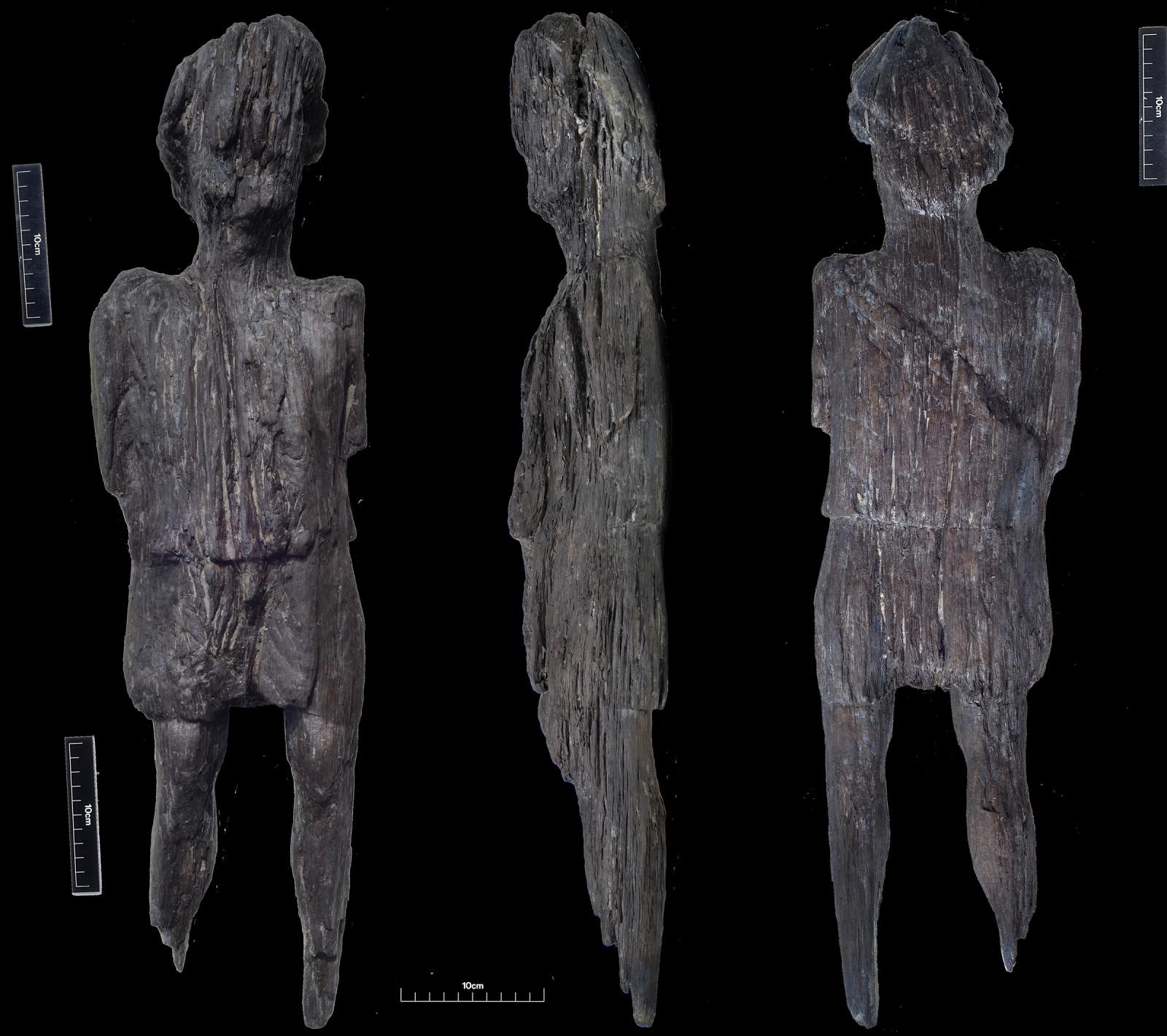 英国で発掘された珍しいローマ時代の木彫 