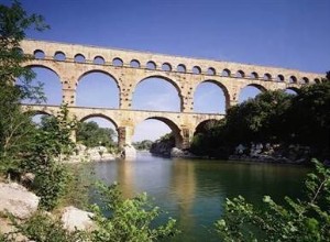 Pont du Gard, history of the largest Roman aqueduct 