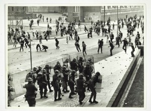 1972年、北アイルランド紛争が最も激しくなった年。ブラッディ サンデー、アバコーン ストリート、ドニゴール ストリート 