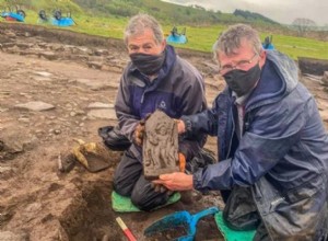 Encuentran el relieve de un misterioso jinete en el yacimiento romano de Vindolanda, junto a la Muralla de Adriano 