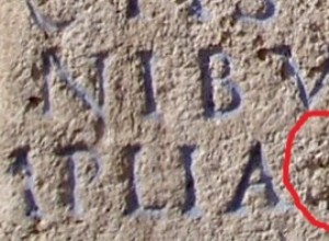 皇帝クラウディウスがアルファベットに追加する 3 つの新しい文字を発明したとき 