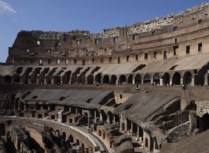 ローマのコロッセオは、仮想現実と家族向けゲームを備えた訪問を提供します 