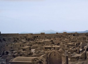 Цитадель Бам в Иране, самое большое здание в мире, построенное из глины и самана. 