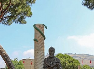 서기 1세기 로마의 의사 스크리보니우스 롱구스(Scribonius Longus). 최초로 전기를 치료법으로 사용한 사람은 누구입니까? 