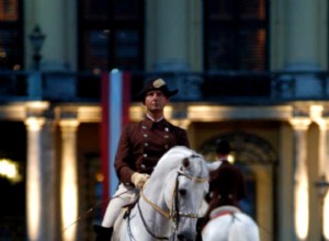 カウボーイ作戦:パットン将軍が 50 頭のリピッツァナー馬を救ったとき 