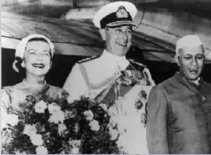 Mountbatten 경은 인도에 독립을 주기 위해 파견되었습니다. 
