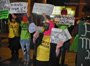 Где действуют самые строгие законы против абортов и при каких обстоятельствах они были введены? 