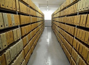 ジェドワブネでの犯罪の犯人は誰ですか? 