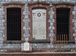 なぜ国内軍の兵士たちはドイツの強制労働収容所から50人の逃亡者を殺害したのでしょうか? 