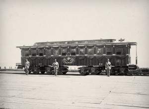 La locomotora suena tristemente. Trenes funerarios que transportaban jefes de estado 