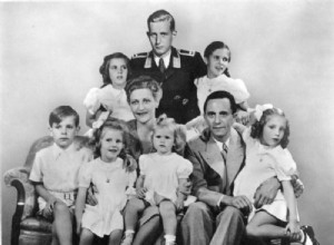 САМОУБИЙСТВО СЕМЬИ ГЕББЕЛЬС 