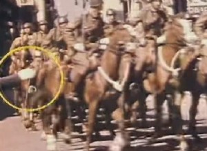 レアなビデオ！ 1941 年 3 月 25 日、占領前最後の祝典 