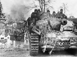 베를린 북쪽... 1945:Mandeuffel, 3 SS 및 소련 도로 포장 공사 